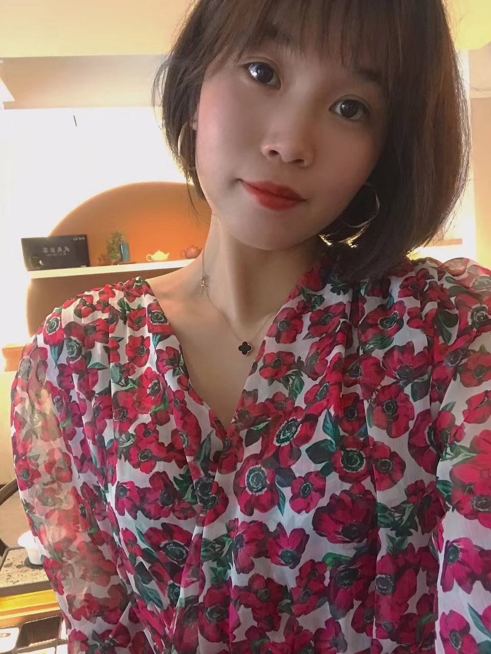 004430y4jvrz1x0rh1t915.jpg